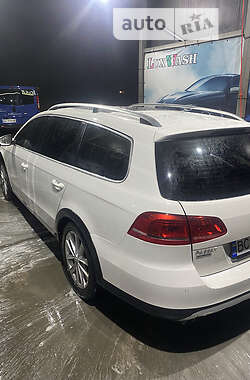 Універсал Volkswagen Passat Alltrack 2014 в Львові