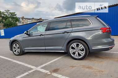 Універсал Volkswagen Passat Alltrack 2016 в Калуші