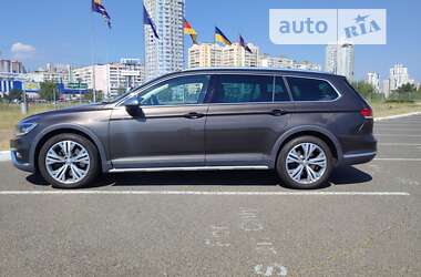 Універсал Volkswagen Passat Alltrack 2017 в Києві