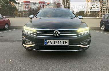 Універсал Volkswagen Passat Alltrack 2020 в Києві