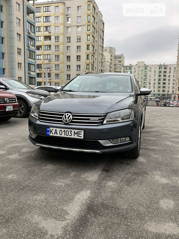Универсал Volkswagen Passat Alltrack 2013 в Киеве