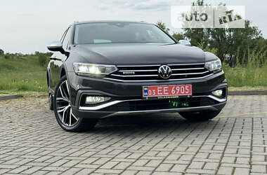 Универсал Volkswagen Passat Alltrack 2021 в Дрогобыче