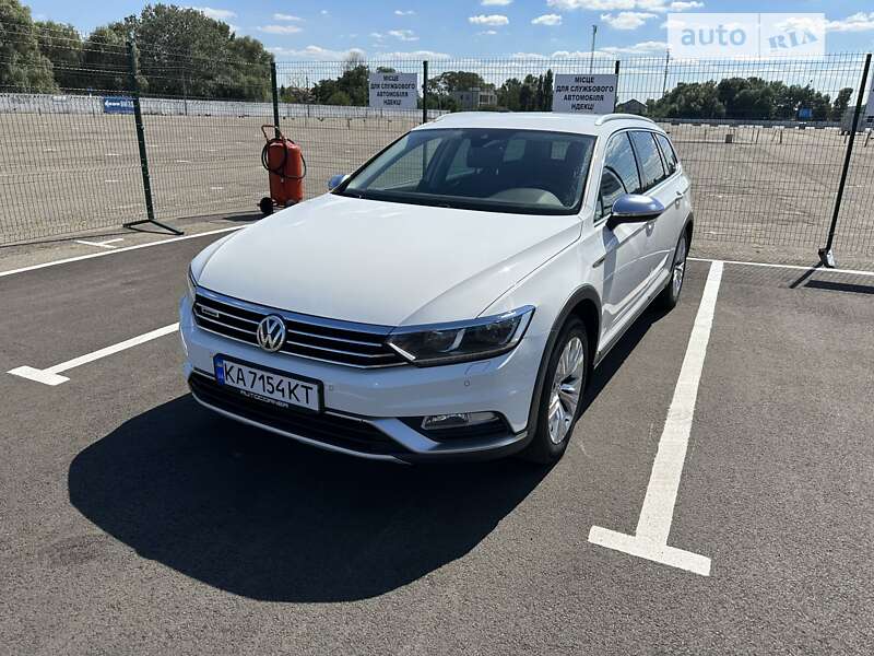 Универсал Volkswagen Passat Alltrack 2017 в Ирпене