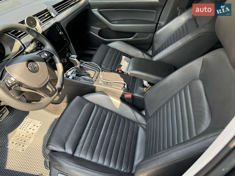 Универсал Volkswagen Passat Alltrack 2018 в Киеве фото 16 Универсал Volkswagen Passat Alltrack 2018 в Киеве