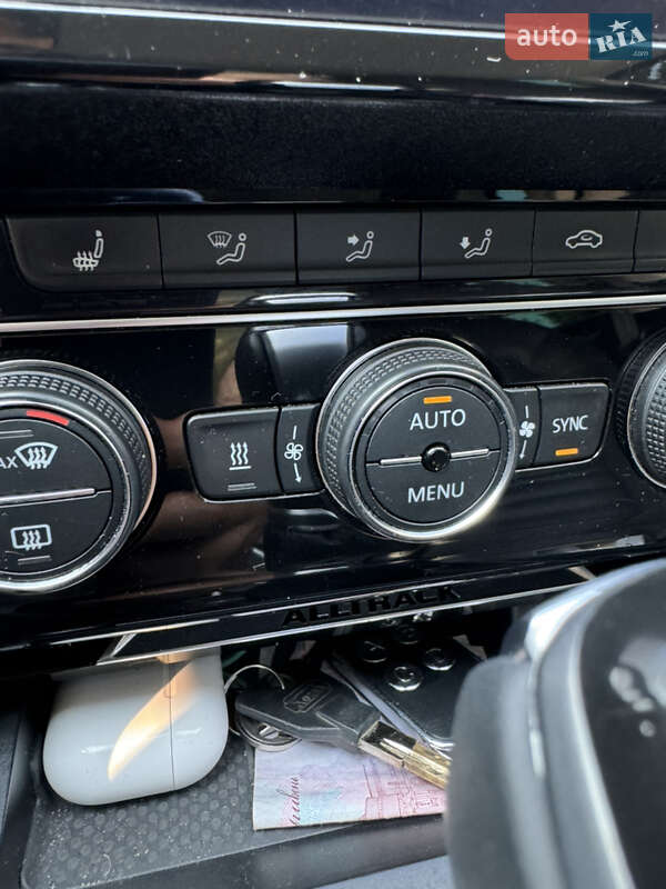 Универсал Volkswagen Passat Alltrack 2018 в Киеве фото 19 Универсал Volkswagen Passat Alltrack 2018 в Киеве