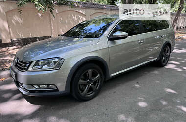 Универсал Volkswagen Passat Alltrack 2012 в Николаеве