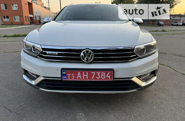 Универсал Volkswagen Passat Alltrack 2018 в Киеве