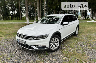 Універсал Volkswagen Passat Alltrack 2017 в Ужгороді