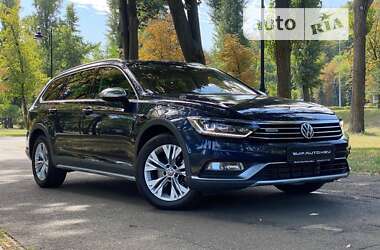 Універсал Volkswagen Passat Alltrack 2017 в Києві