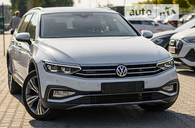 Універсал Volkswagen Passat Alltrack 2019 в Львові