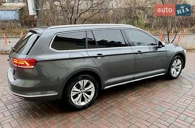 Универсал Volkswagen Passat Alltrack 2017 в Киеве