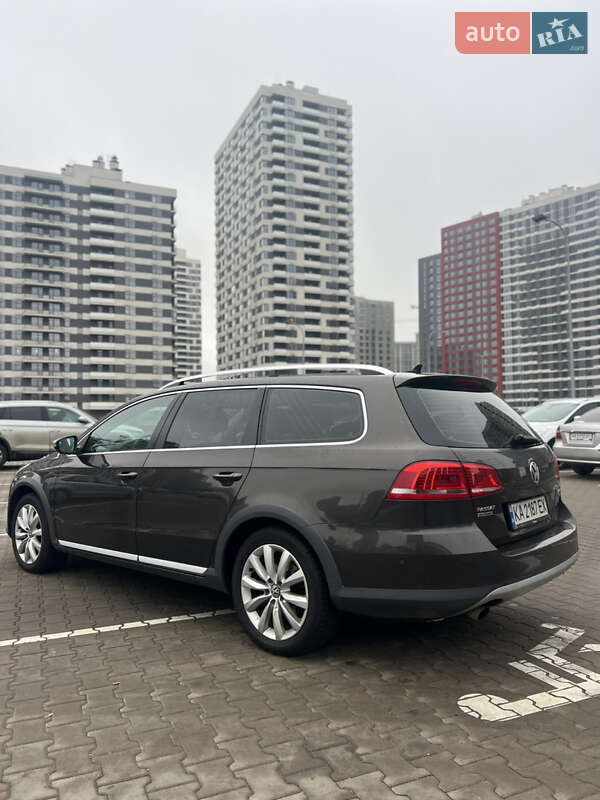 Универсал Volkswagen Passat Alltrack 2014 в Киеве