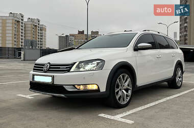 Універсал Volkswagen Passat Alltrack 2014 в Києві