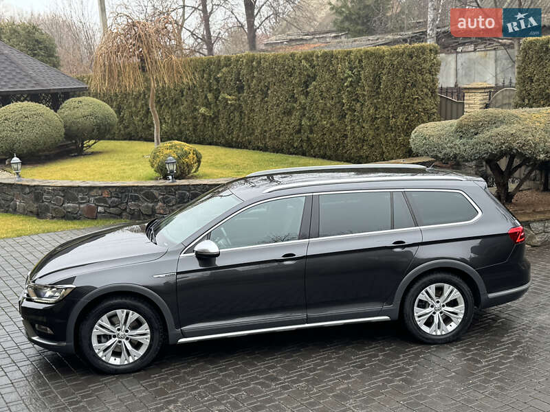 Универсал Volkswagen Passat Alltrack 2019 в Киеве