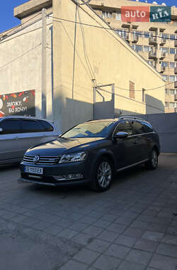 Универсал Volkswagen Passat Alltrack 2012 в 
