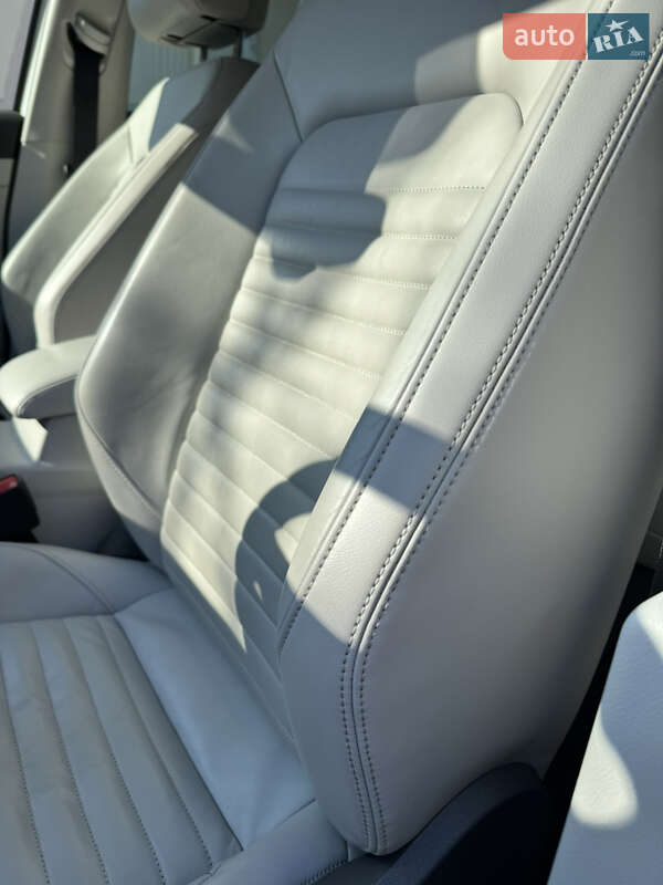 Универсал Volkswagen Passat Alltrack 2020 в Киеве фото 13 Универсал Volkswagen Passat Alltrack 2020 в Киеве