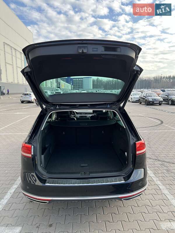 Універсал Volkswagen Passat Alltrack 2016 в Києві