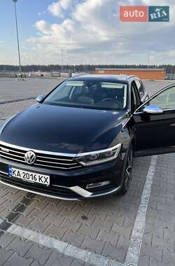 Універсал Volkswagen Passat Alltrack 2016 в Києві