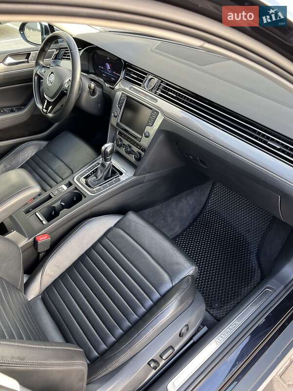 Універсал Volkswagen Passat Alltrack 2016 в Києві