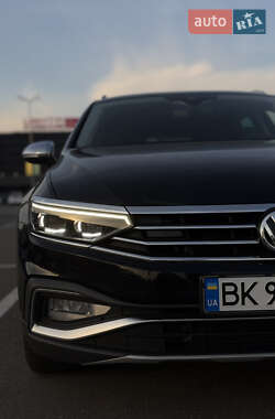 Універсал Volkswagen Passat Alltrack 2020 в Києві