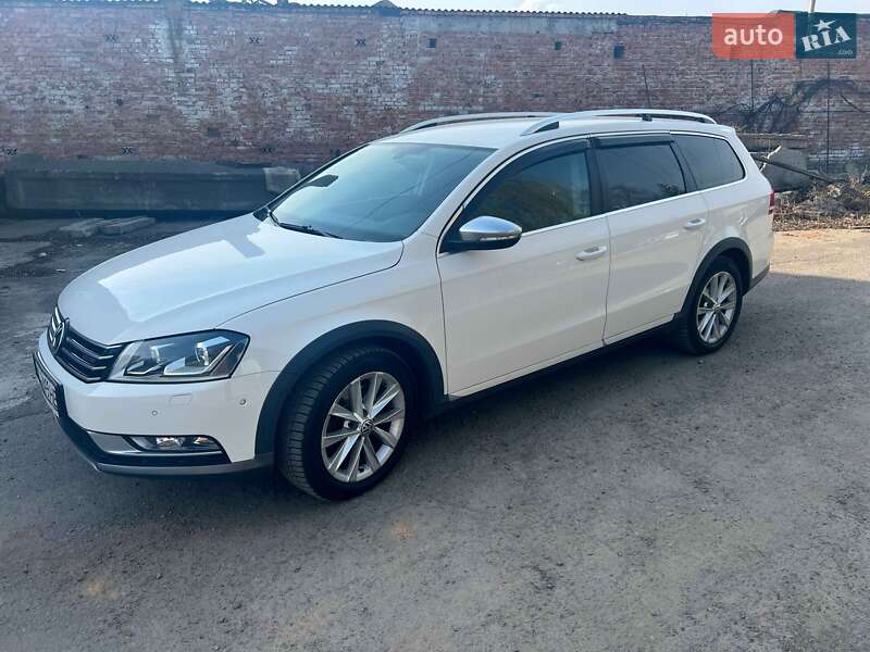 Універсал Volkswagen Passat Alltrack 2014 в Львові