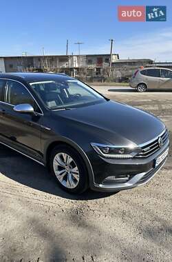 Универсал Volkswagen Passat Alltrack 2019 в Староконстантинове