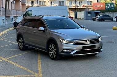 Універсал Volkswagen Passat Alltrack 2015 в Львові