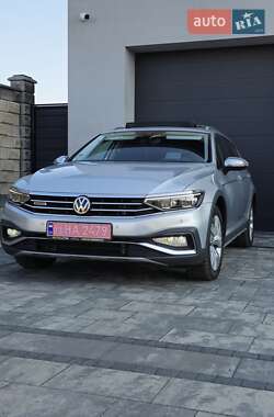 Универсал Volkswagen Passat Alltrack 2019 в 