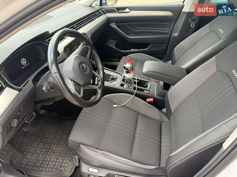 Универсал Volkswagen Passat Alltrack 2019 в Киеве