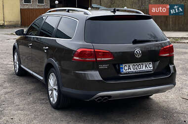 Універсал Volkswagen Passat Alltrack 2012 в 