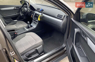 Універсал Volkswagen Passat Alltrack 2012 в 