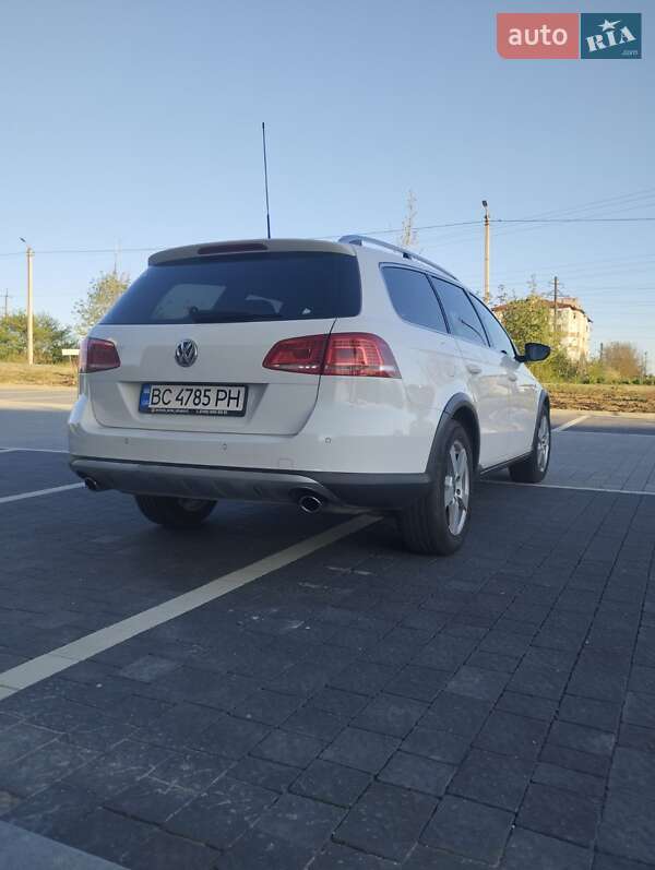Универсал Volkswagen Passat Alltrack 2014 в Пустомытах