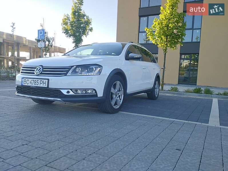 Универсал Volkswagen Passat Alltrack 2014 в Пустомытах