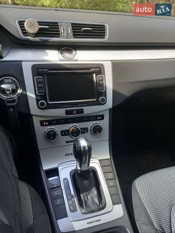 Универсал Volkswagen Passat Alltrack 2012 в Днепре
