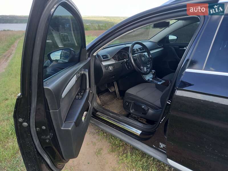 Универсал Volkswagen Passat Alltrack 2012 в Днепре