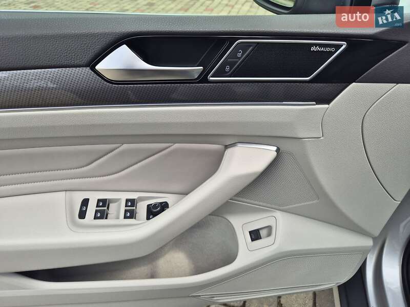 Универсал Volkswagen Passat Alltrack 2019 в Нововолынске