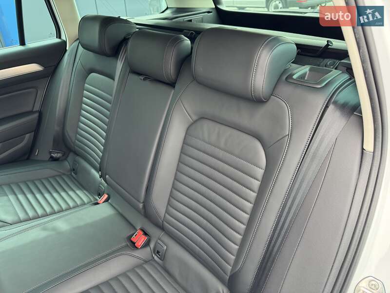 Універсал Volkswagen Passat Alltrack 2019 в Рівному