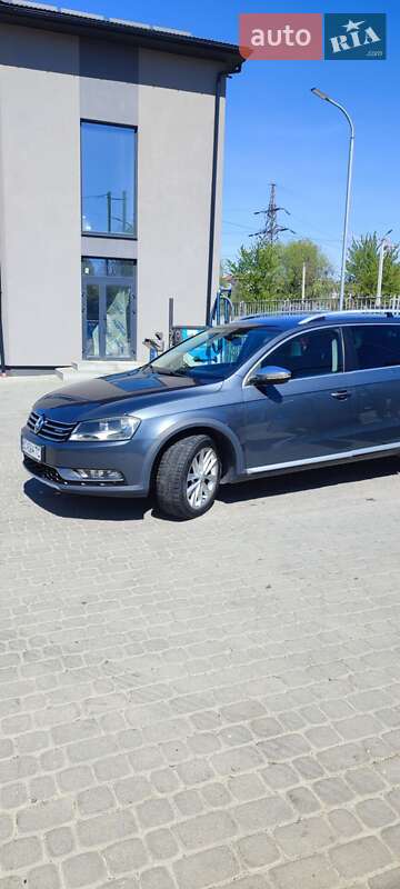 Универсал Volkswagen Passat Alltrack 2013 в Львове
