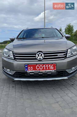 Універсал Volkswagen Passat Alltrack 2012 в 