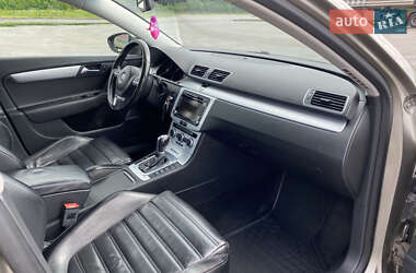 Універсал Volkswagen Passat Alltrack 2012 в 