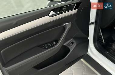 Універсал Volkswagen Passat Alltrack 2015 в 