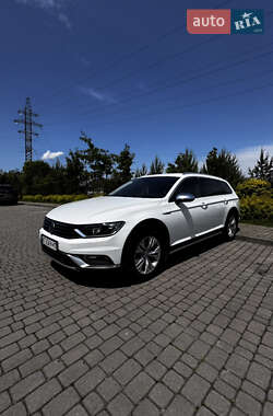 Универсал Volkswagen Passat Alltrack 2017 в 