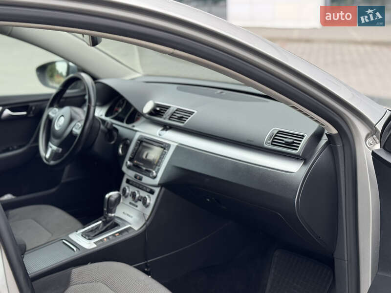 Універсал Volkswagen Passat Alltrack 2013 в Хмельницькому