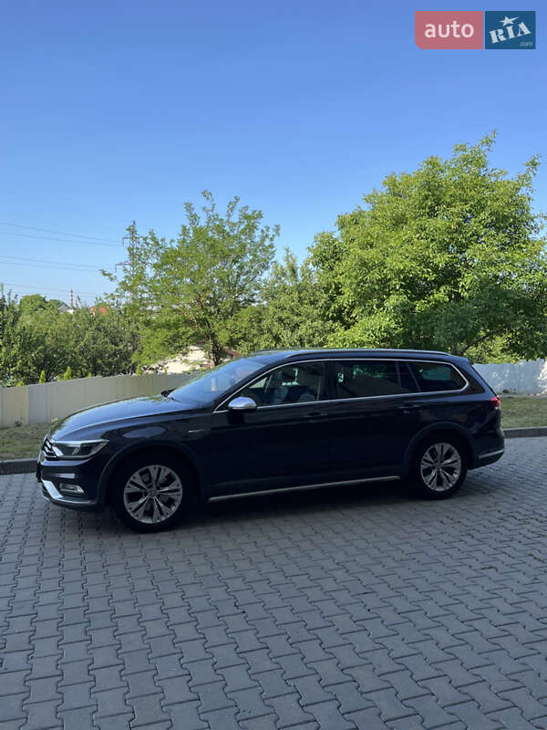 Универсал Volkswagen Passat Alltrack 2017 в Черновцах