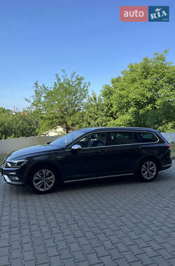 Универсал Volkswagen Passat Alltrack 2017 в 