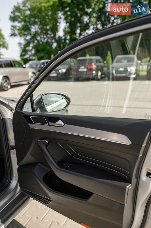 Универсал Volkswagen Passat Alltrack 2020 в Львове
