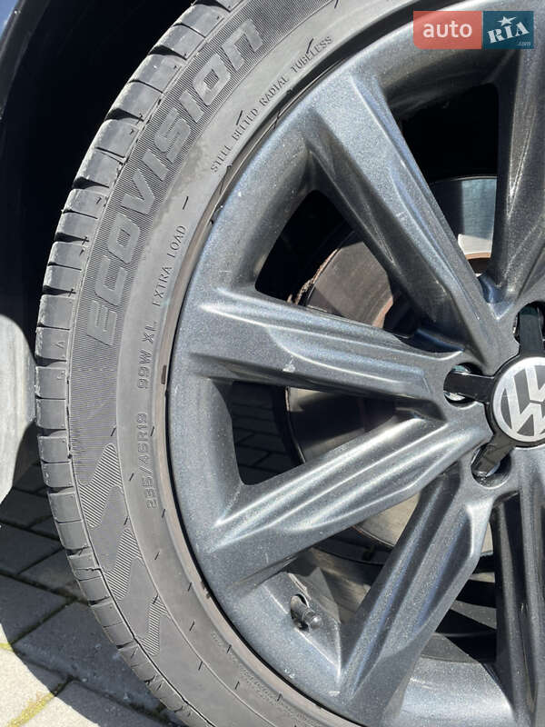 Универсал Volkswagen Passat Alltrack 2016 в Хусте