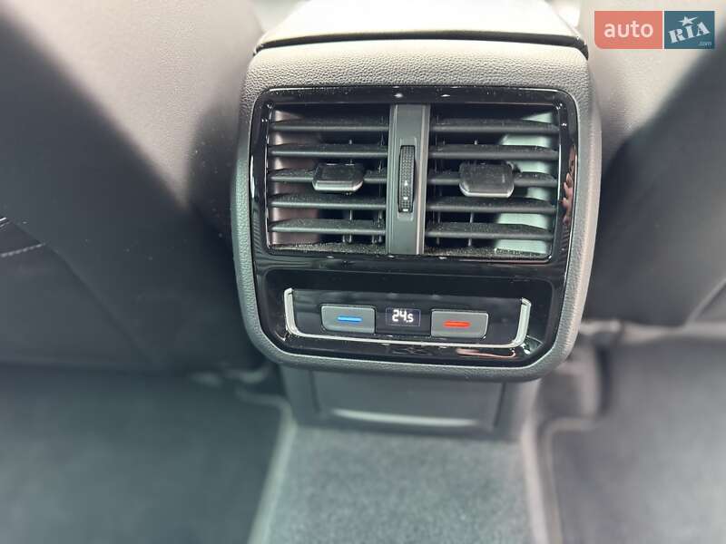 Универсал Volkswagen Passat Alltrack 2019 в Киеве фото 60 Универсал Volkswagen Passat Alltrack 2019 в Киеве