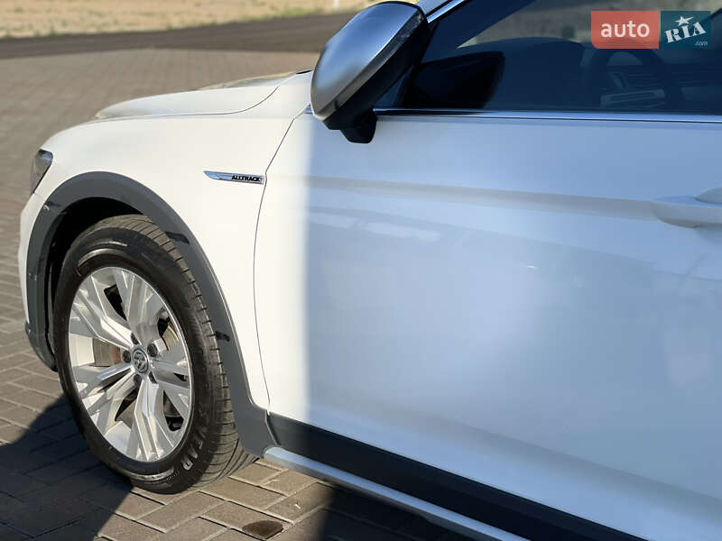 Универсал Volkswagen Passat Alltrack 2015 в Киеве