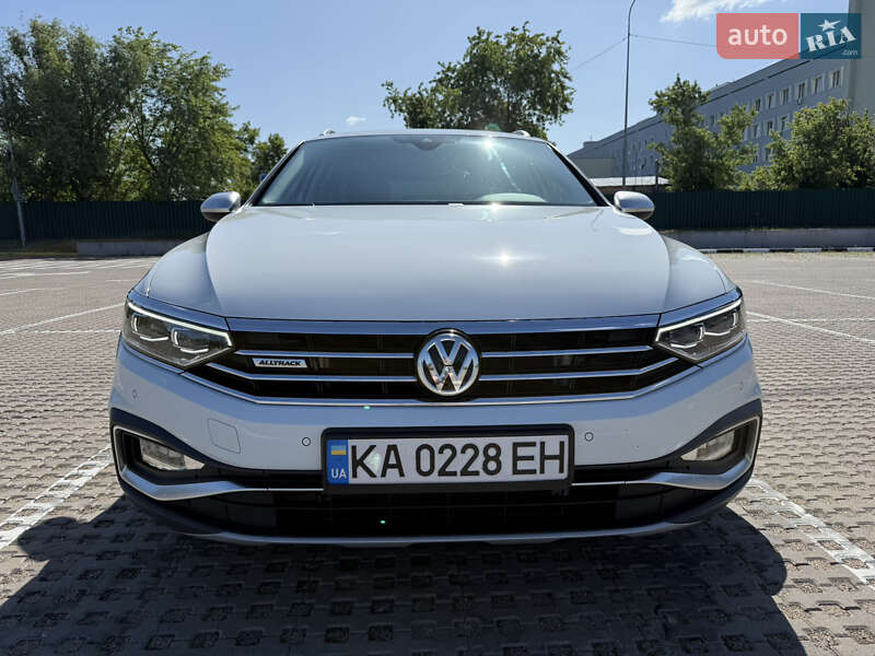 Универсал Volkswagen Passat Alltrack 2019 в Киеве
